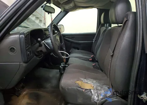 2005 Chevrolet Silverado C1500 z USA, uszkodzony, nr VIN 1GCEC14X55Z276607